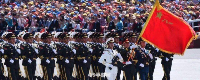 10月1阅兵几点开始:国庆盛典，手游相伴——阅兵时刻与手游攻略两不误